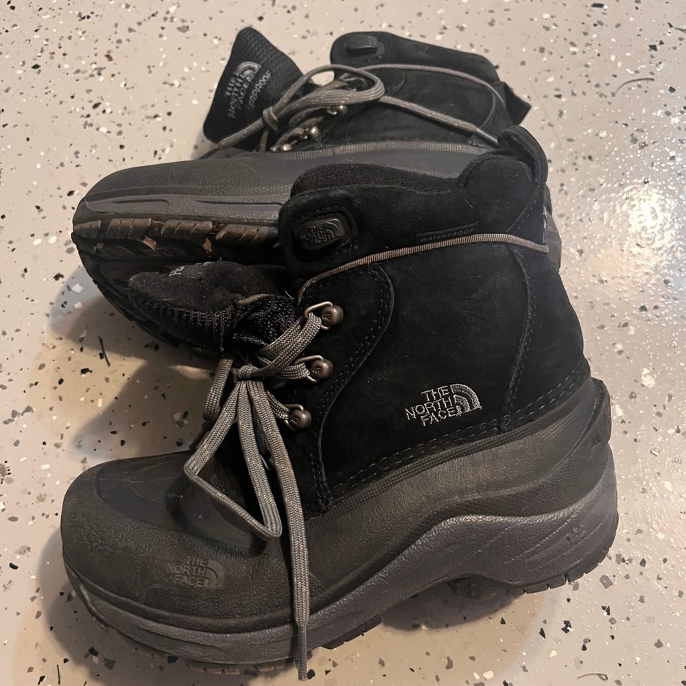 Little kids North Face waterproof/insulated snow boots